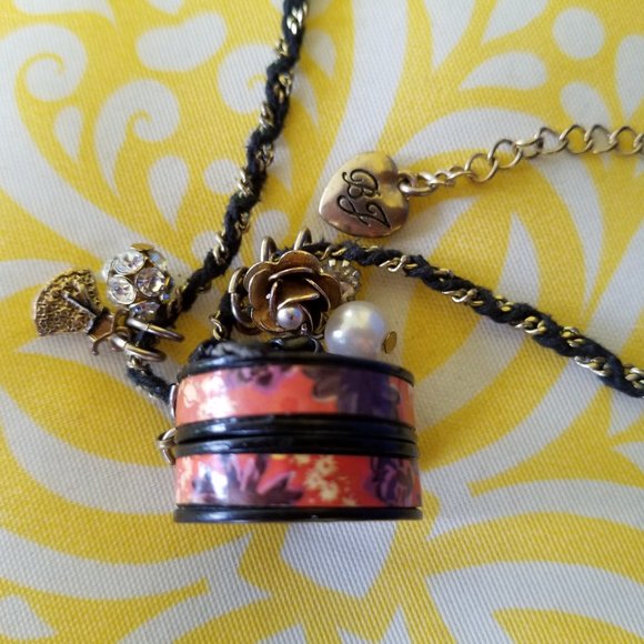 👒Betsey SUN HAT BOX Vintage Floral MIAMI CHIC Charm Necklace - GPC - Picture 3 of 14